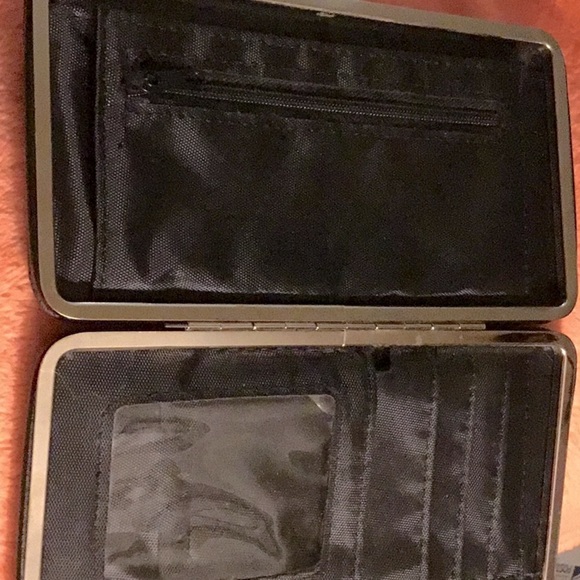 Ladies hard shell burgundy faux alligator skin, hard shell design wallet. - Picture 3 of 4